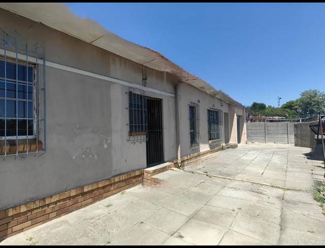 4 BEDROOM HOUSE FOR SALE IN PAROW VALLEY